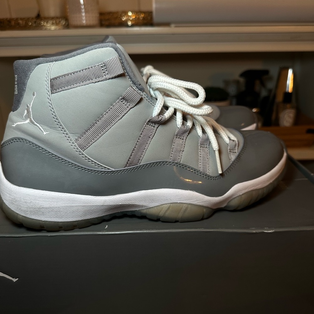 Air Jordan 11 Retro Medium Grey